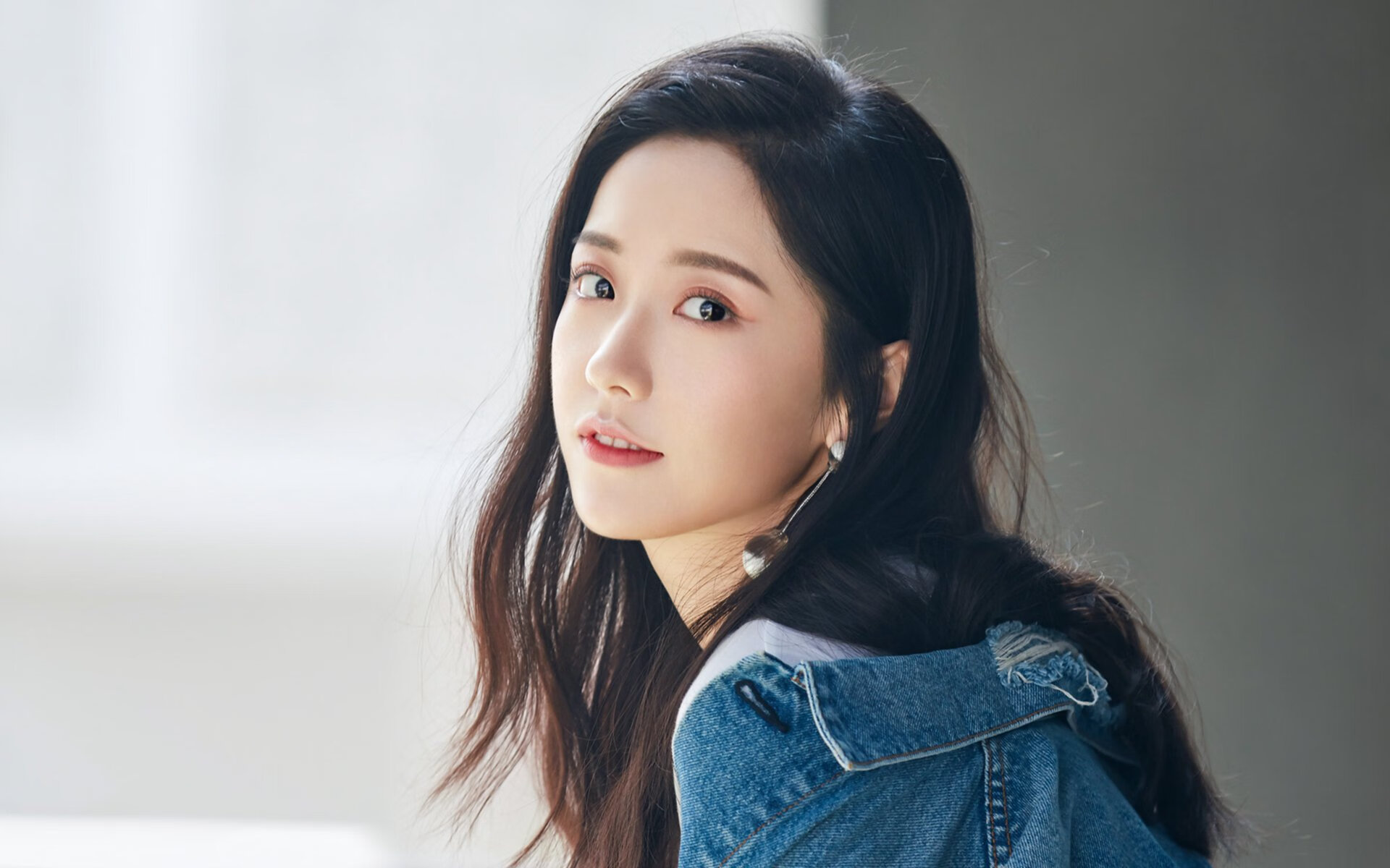 《电竞志愿者:幕后英雄的故事》,电竞人物志theshy