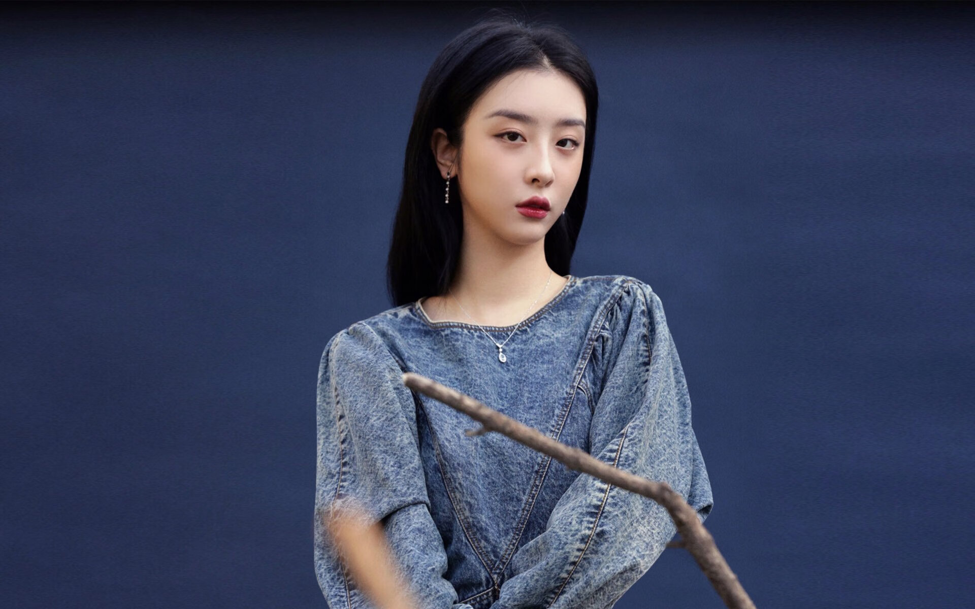 开云下载-_日落马拉松：夕阳下的运动浪漫_，落日马场骑羊